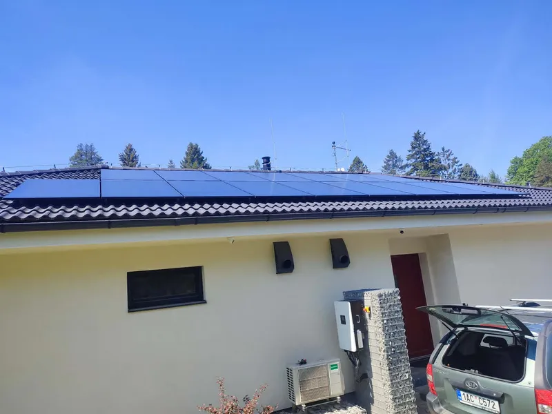 Fotografie 1 z realizace Rodinný dům — 16 kWp s baterií