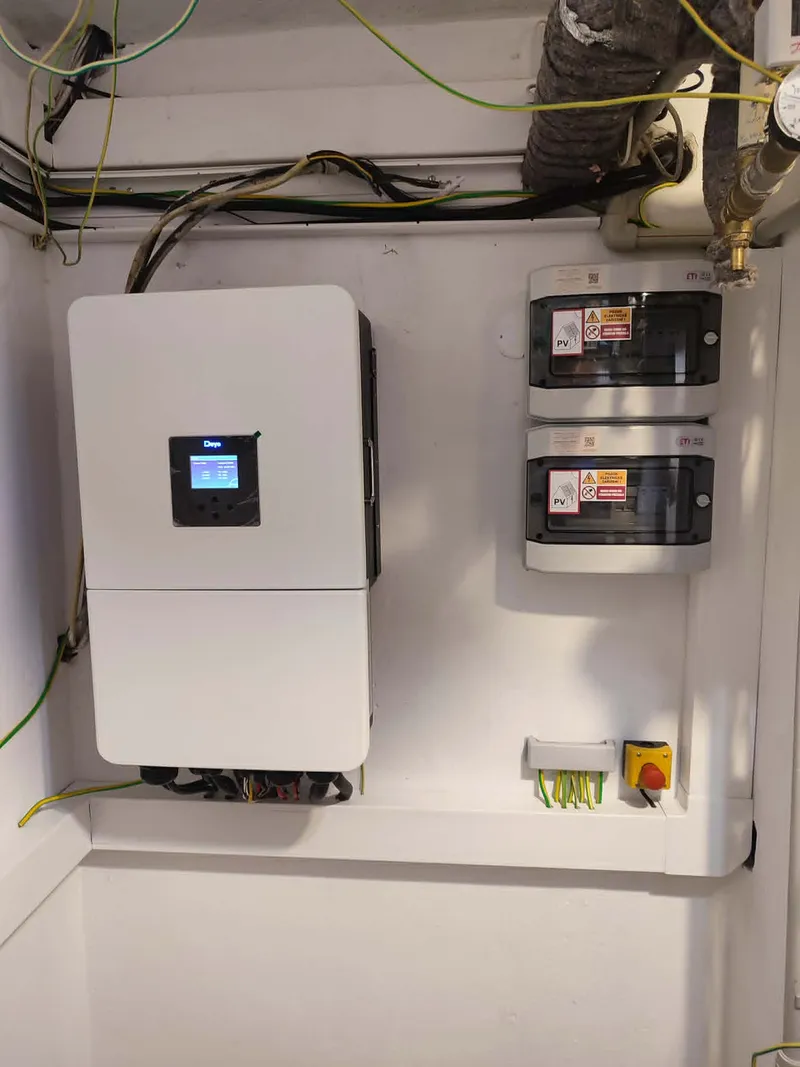 Fotografie 2 z realizace Rodinný dům — 20 kWp, 64 kWh baterie